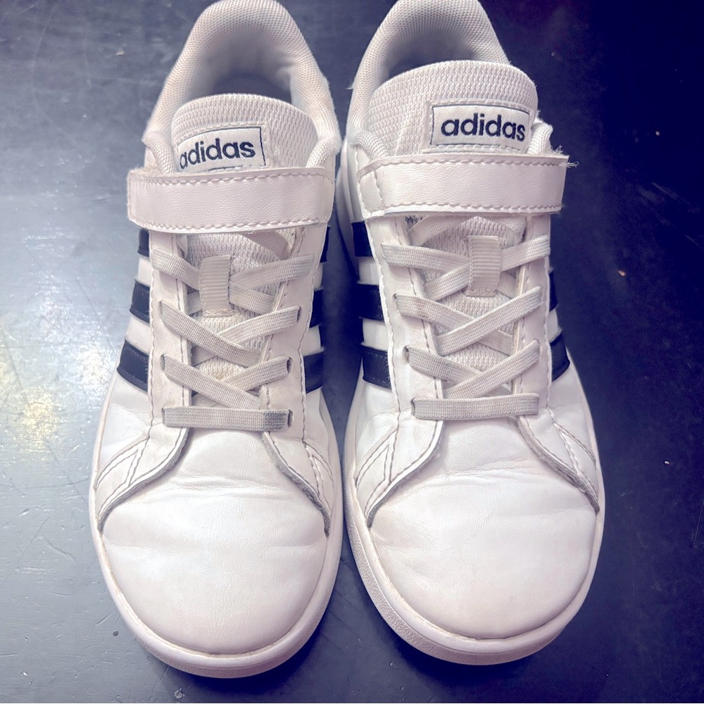 Youth adidas shoes size 2 1/2